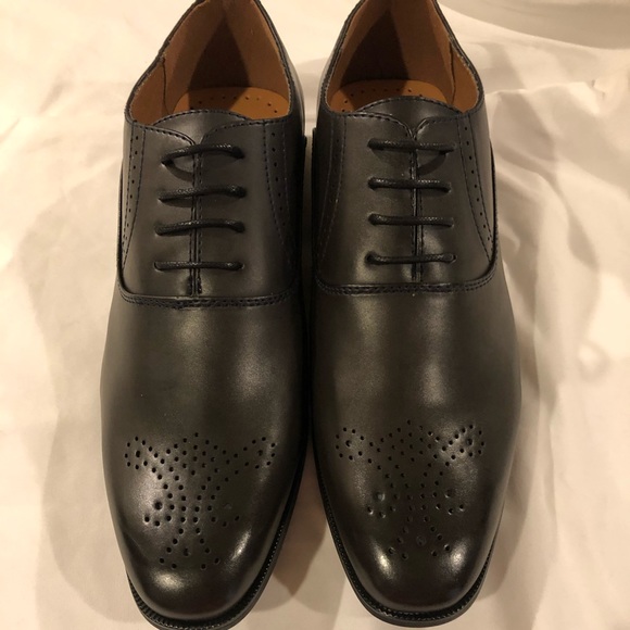 NEW Men’s black lace-up oxford! - Picture 1 of 8